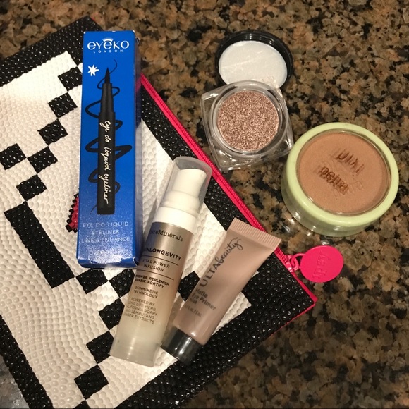 Cosmetic Grab Bags - Free with Purchase! - Picture 4 of 6